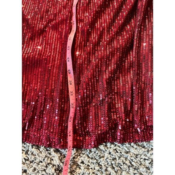 Beautiful burgundy sequin, backless lace-up gown, built in slip , hidden back zi - Picture 8 of 12